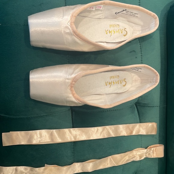 Sansha Recital Pointe Ballet Shoes - Picture 2 of 11
